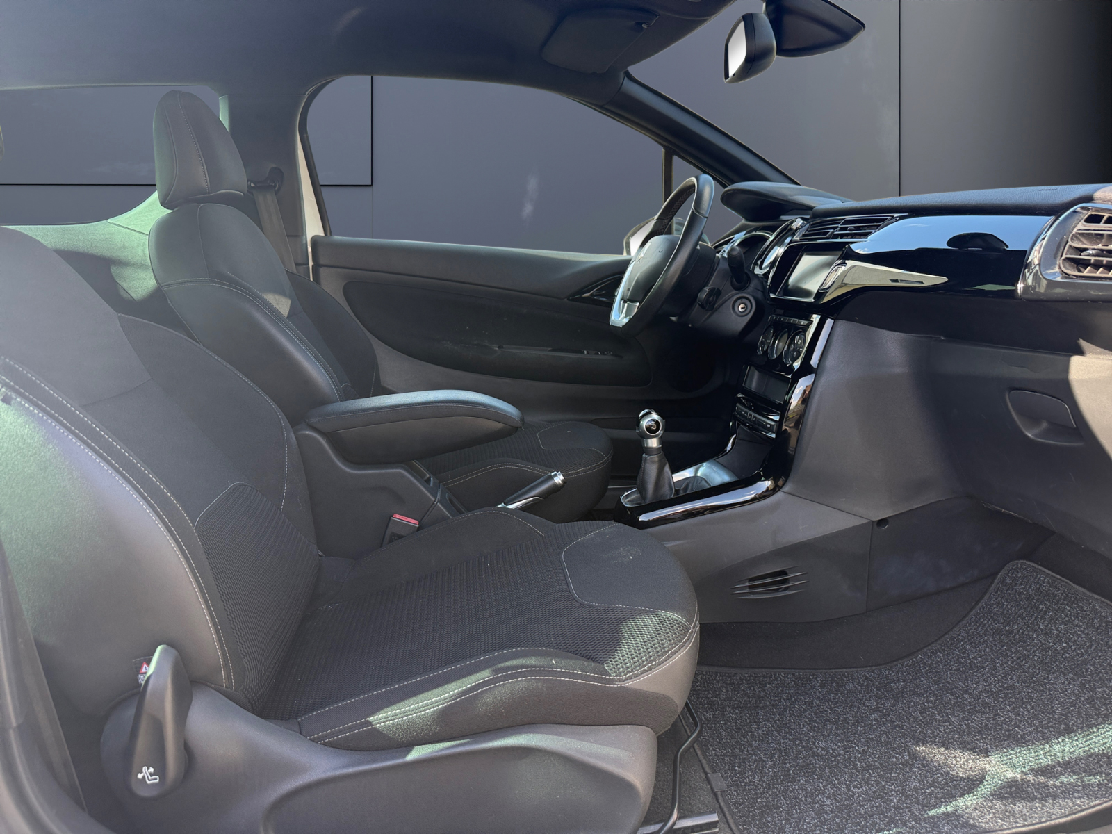 Ds Automobiles Ds3 13