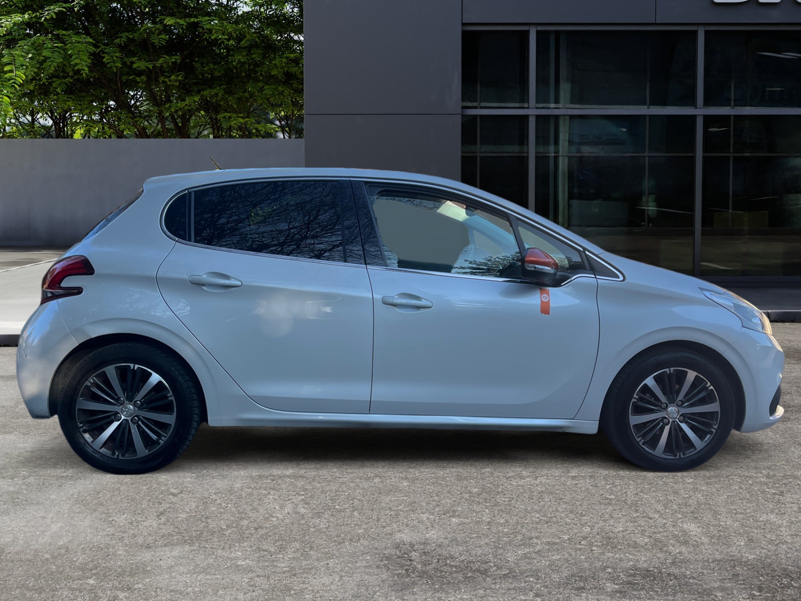 Peugeot 208 5
