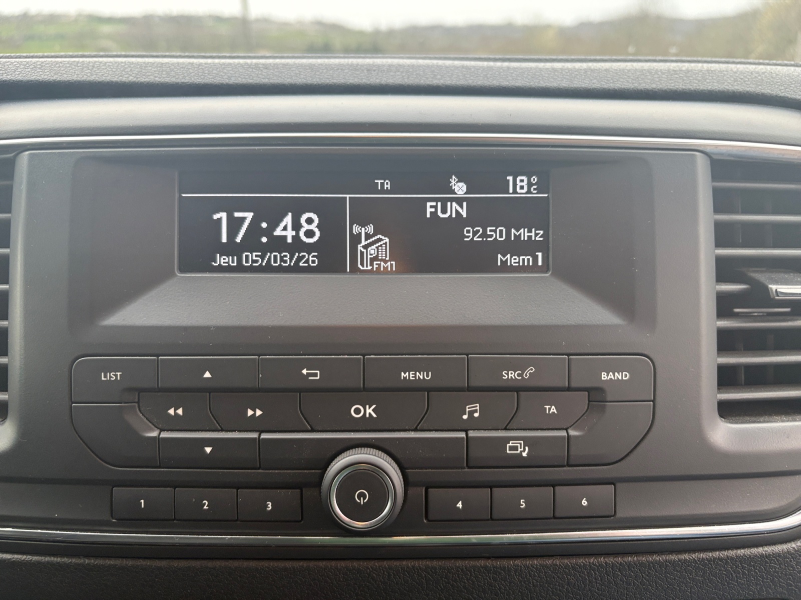 Peugeot Traveller 19