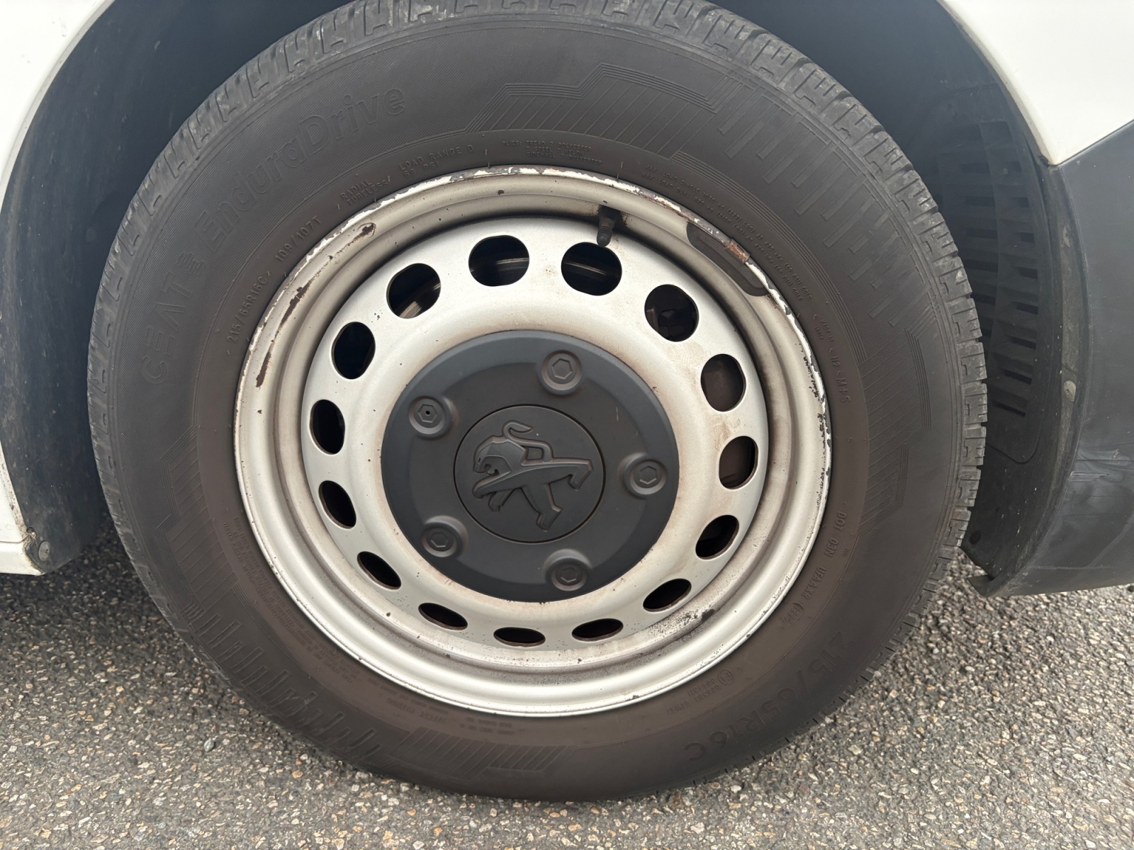 Peugeot Traveller 26