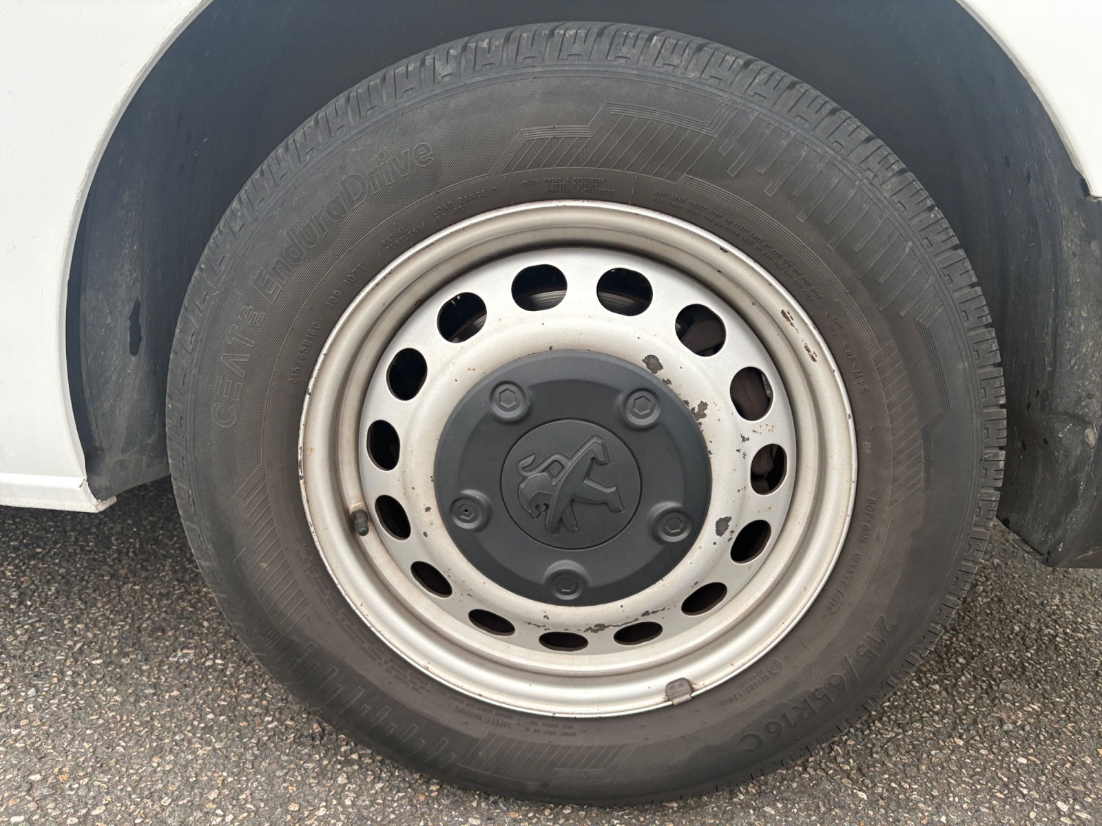 Peugeot Traveller 28