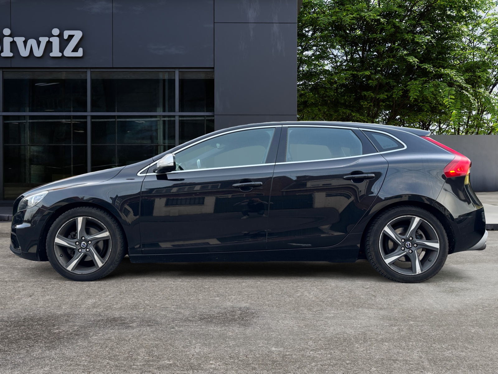 Volvo V40 1