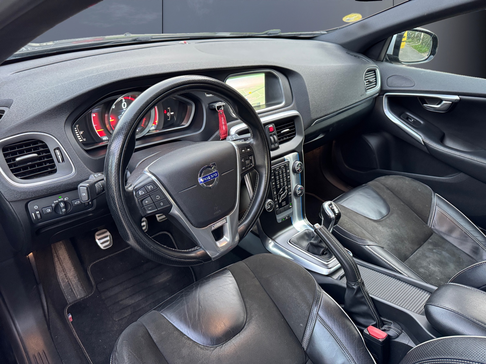 Volvo V40 8