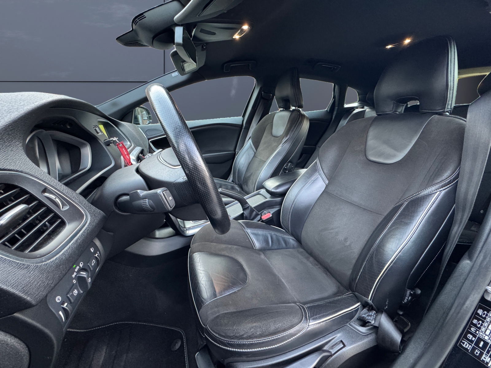 Volvo V40 9