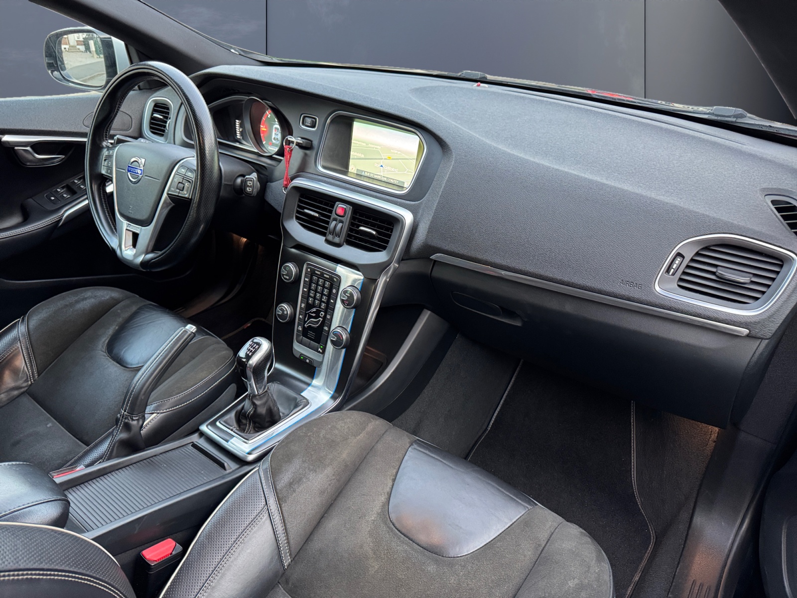 Volvo V40 12