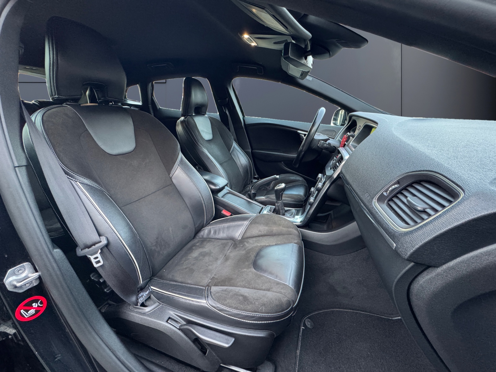 Volvo V40 13