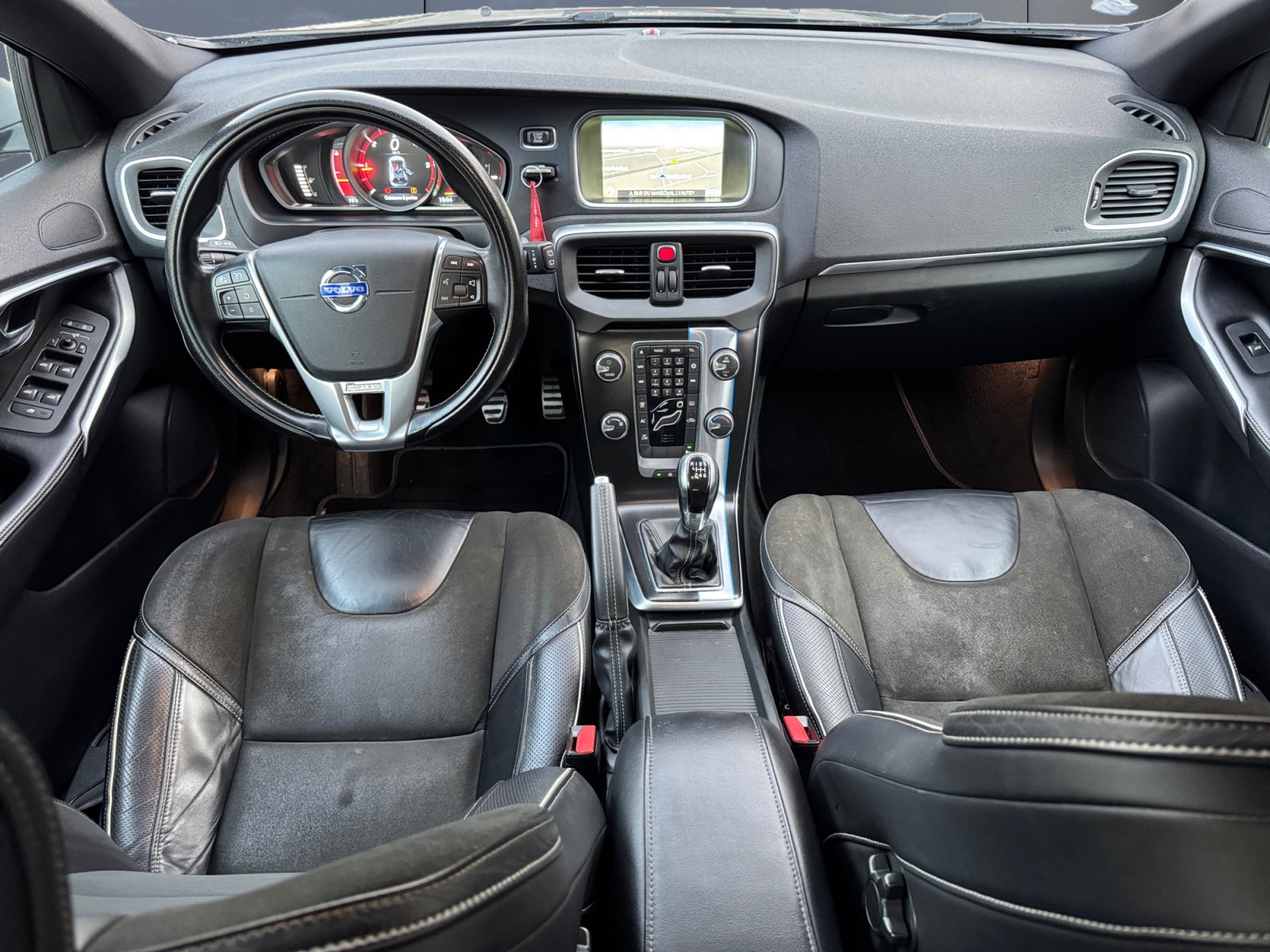 Volvo V40 14