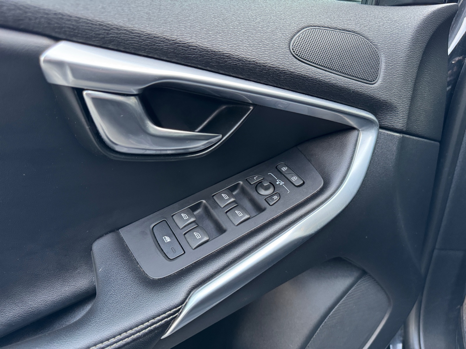 Volvo V40 17
