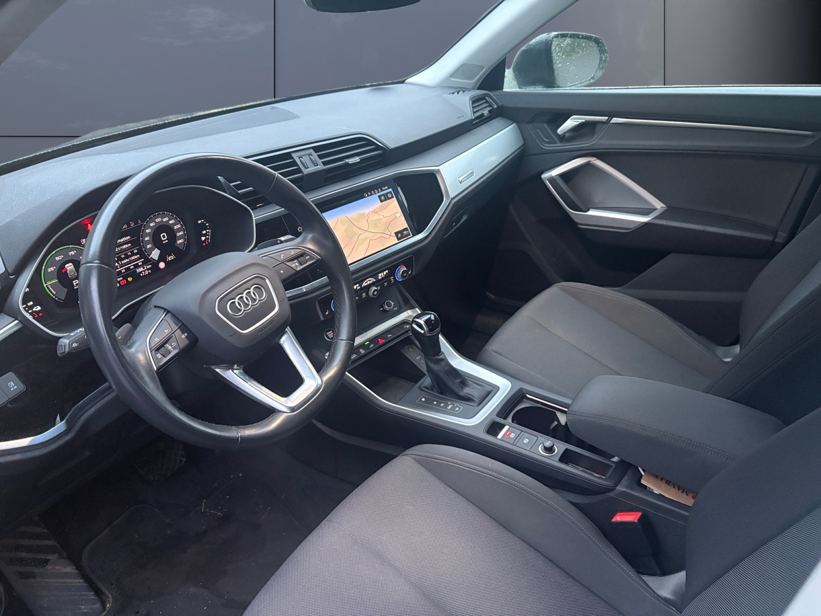 Audi Q3 8