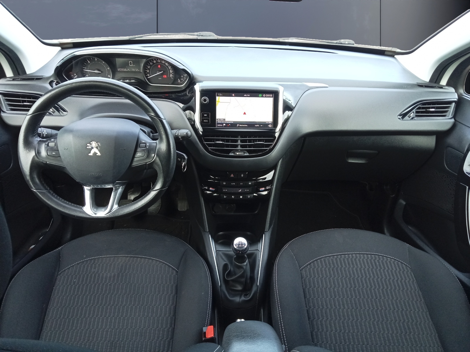 Peugeot 208 14