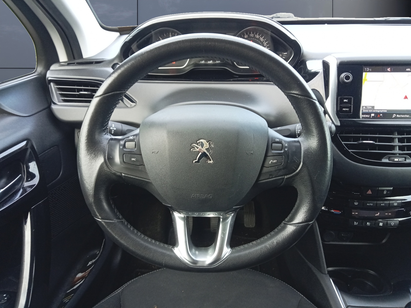 Peugeot 208 15