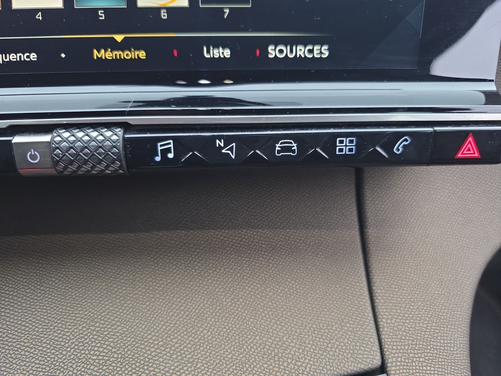 Ds Automobiles Ds 7 23