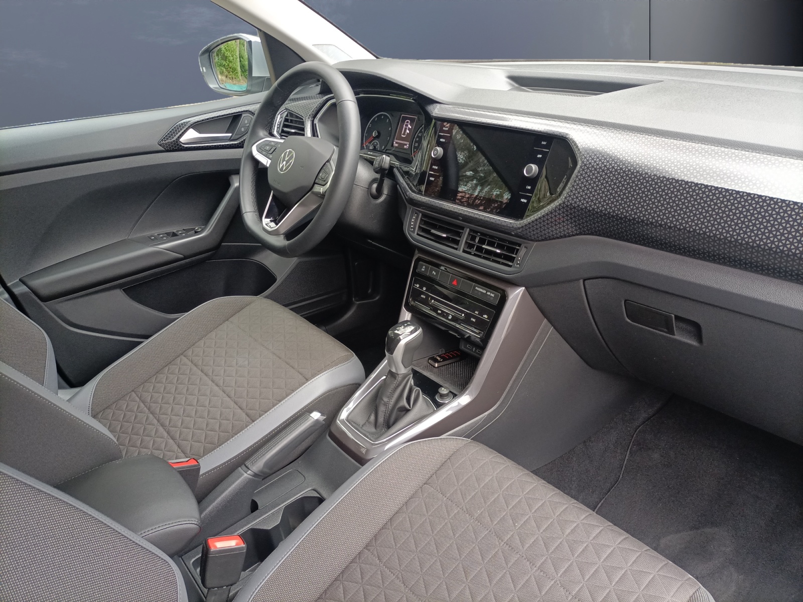 Volkswagen T-Cross 12