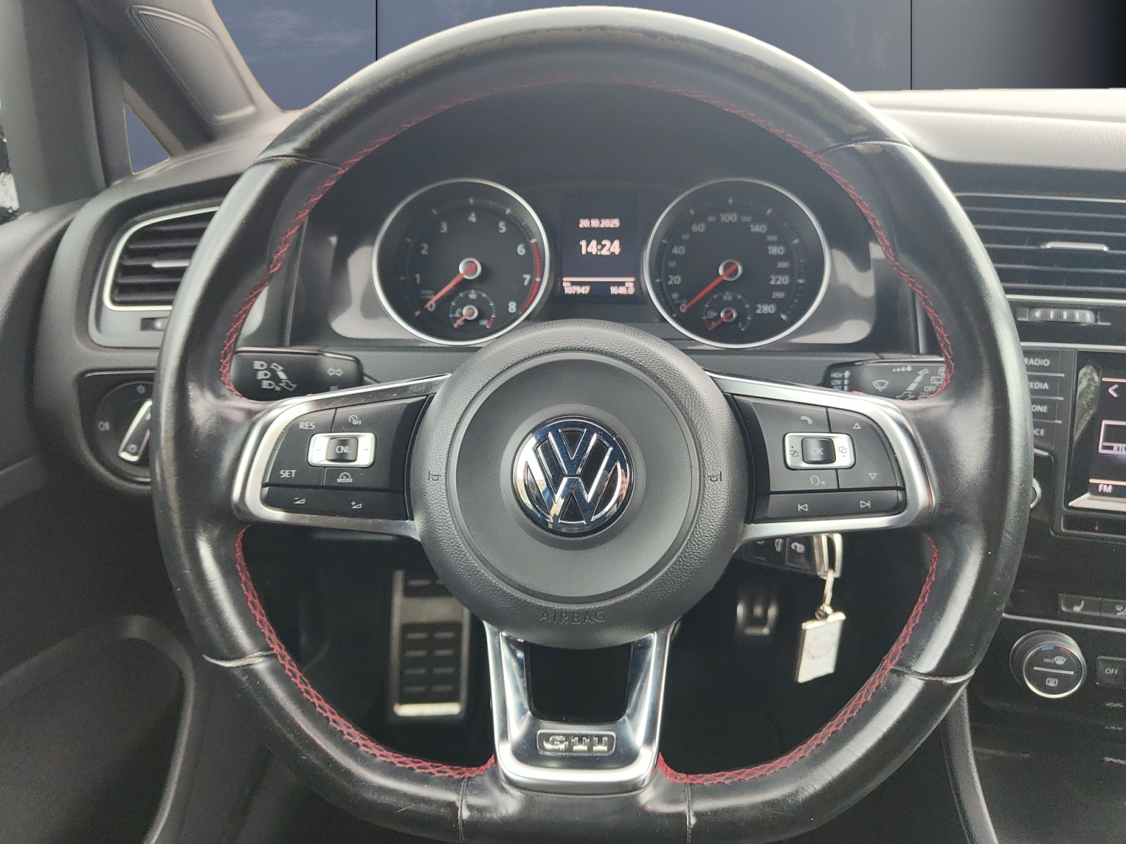 Volkswagen Golf 15