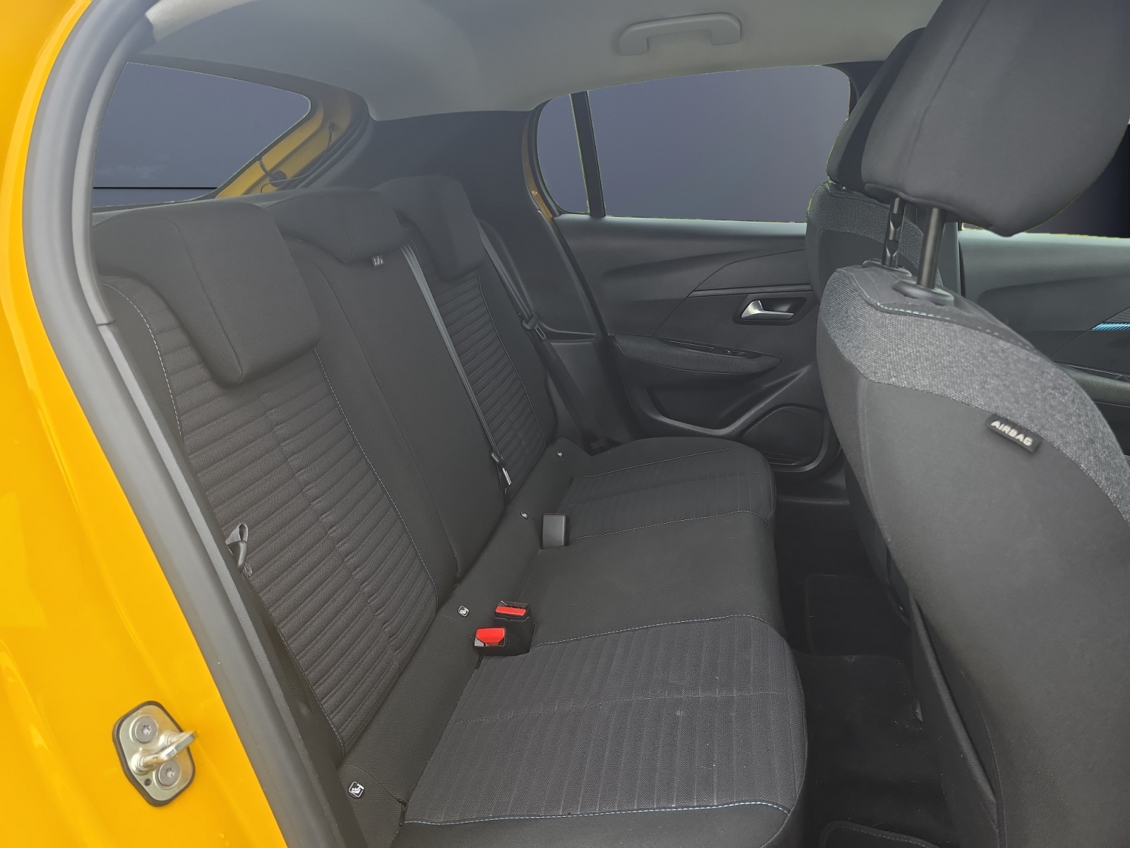 Peugeot 208 11