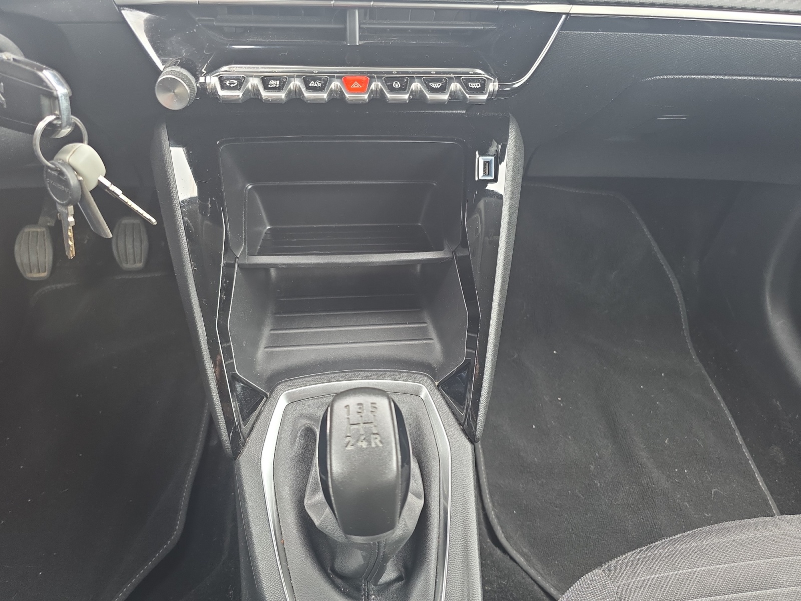 Peugeot 208 17
