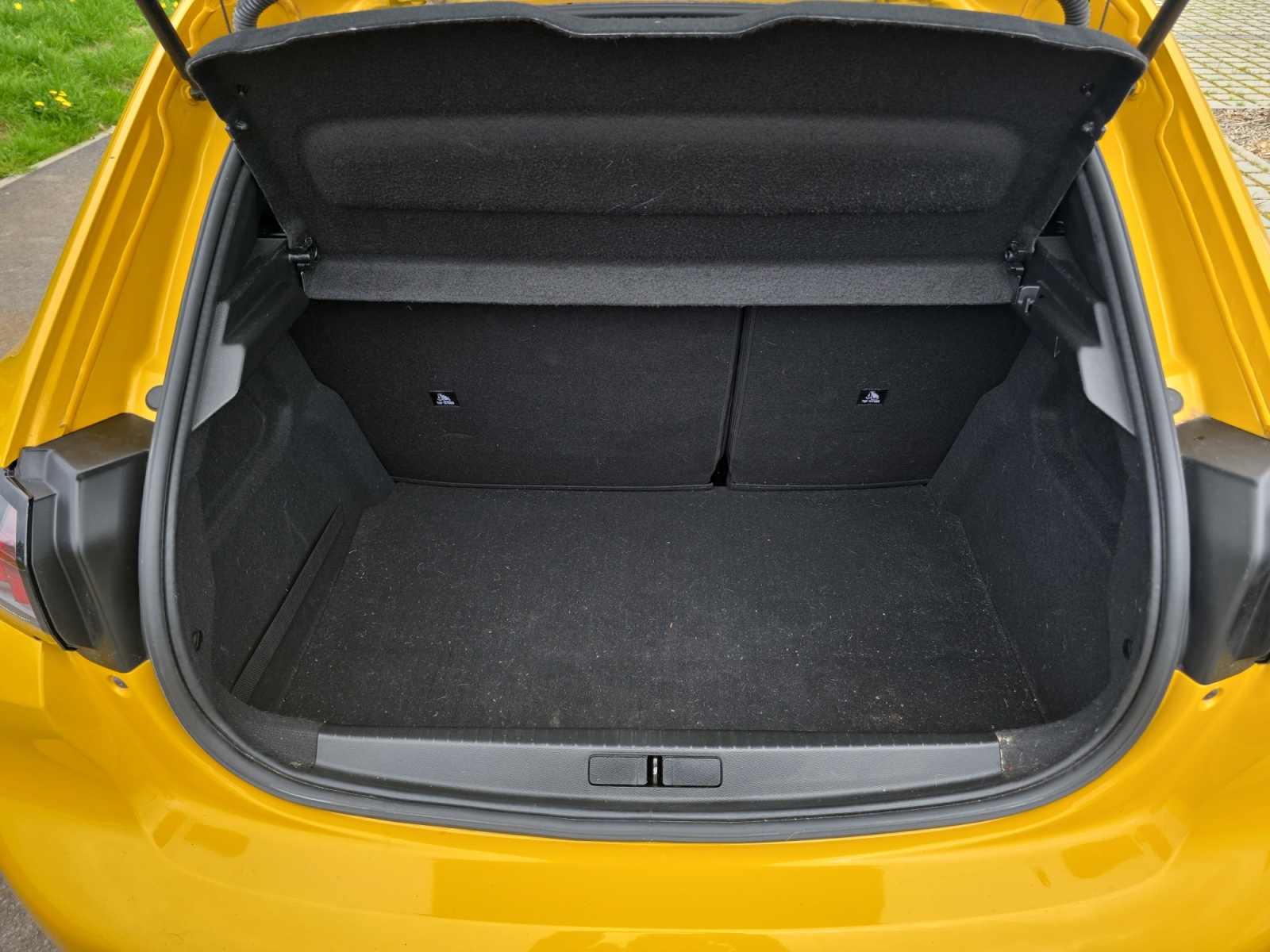Peugeot 208 27