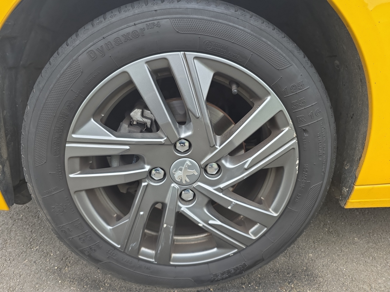 Peugeot 208 33