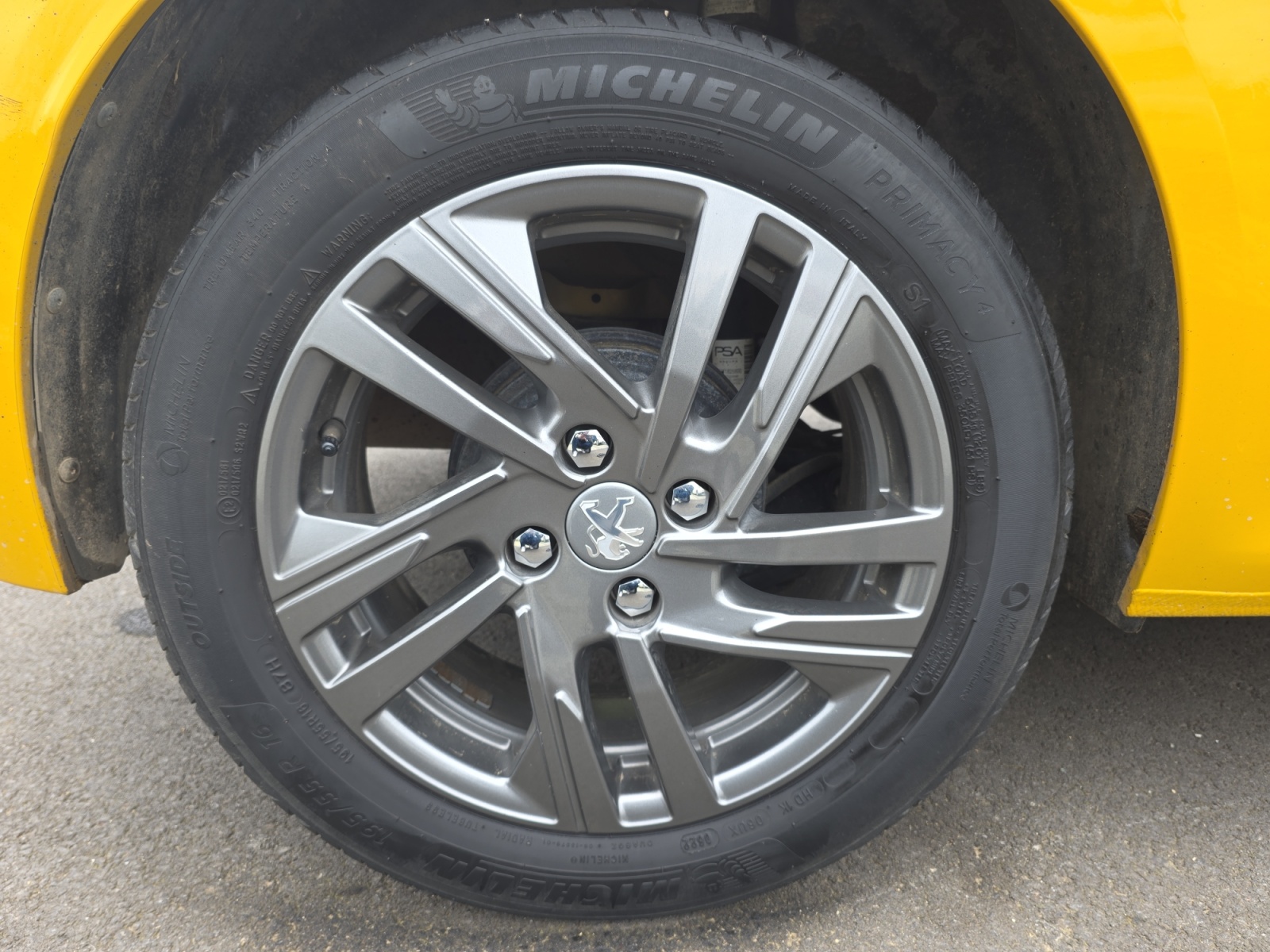 Peugeot 208 35