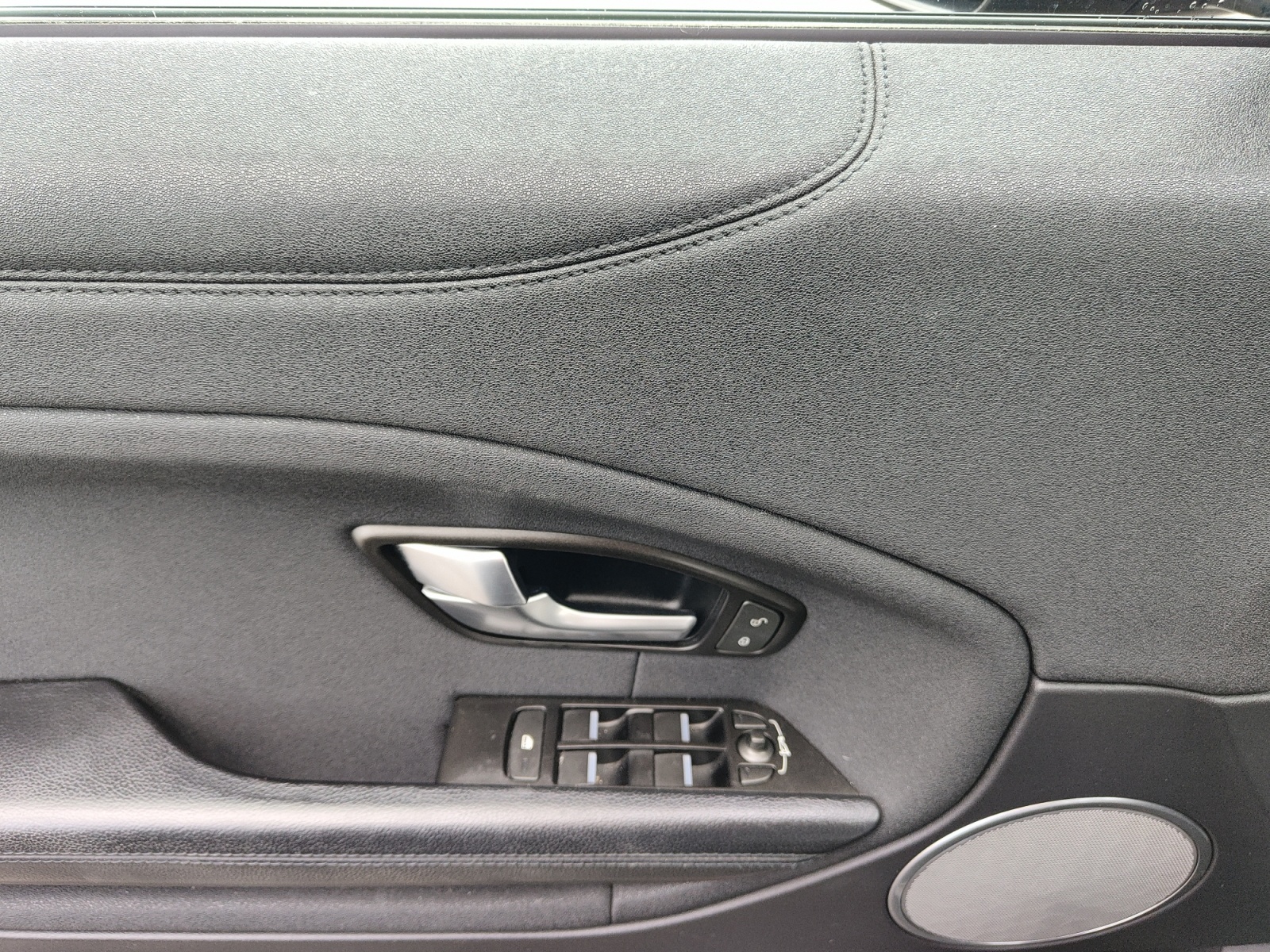 Land Rover Range Rover Evoque 25