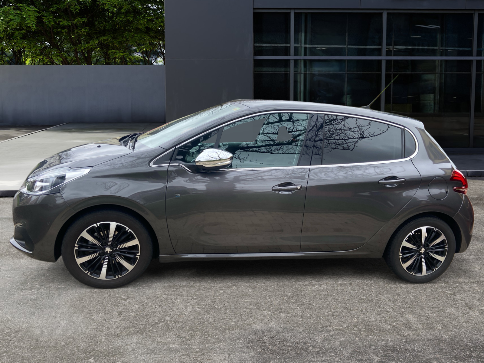 Peugeot 208 1