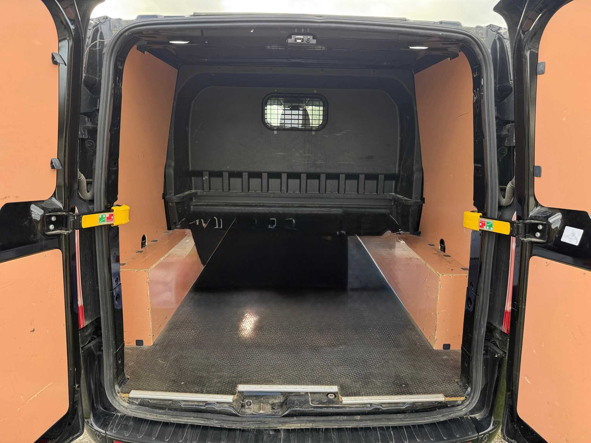 Ford Transit Custom Vu 26