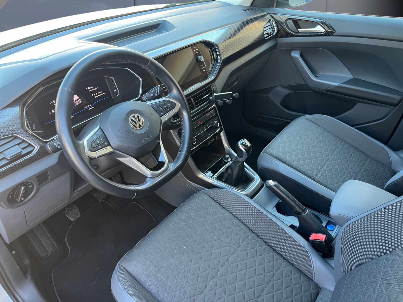 Volkswagen T-Cross 8