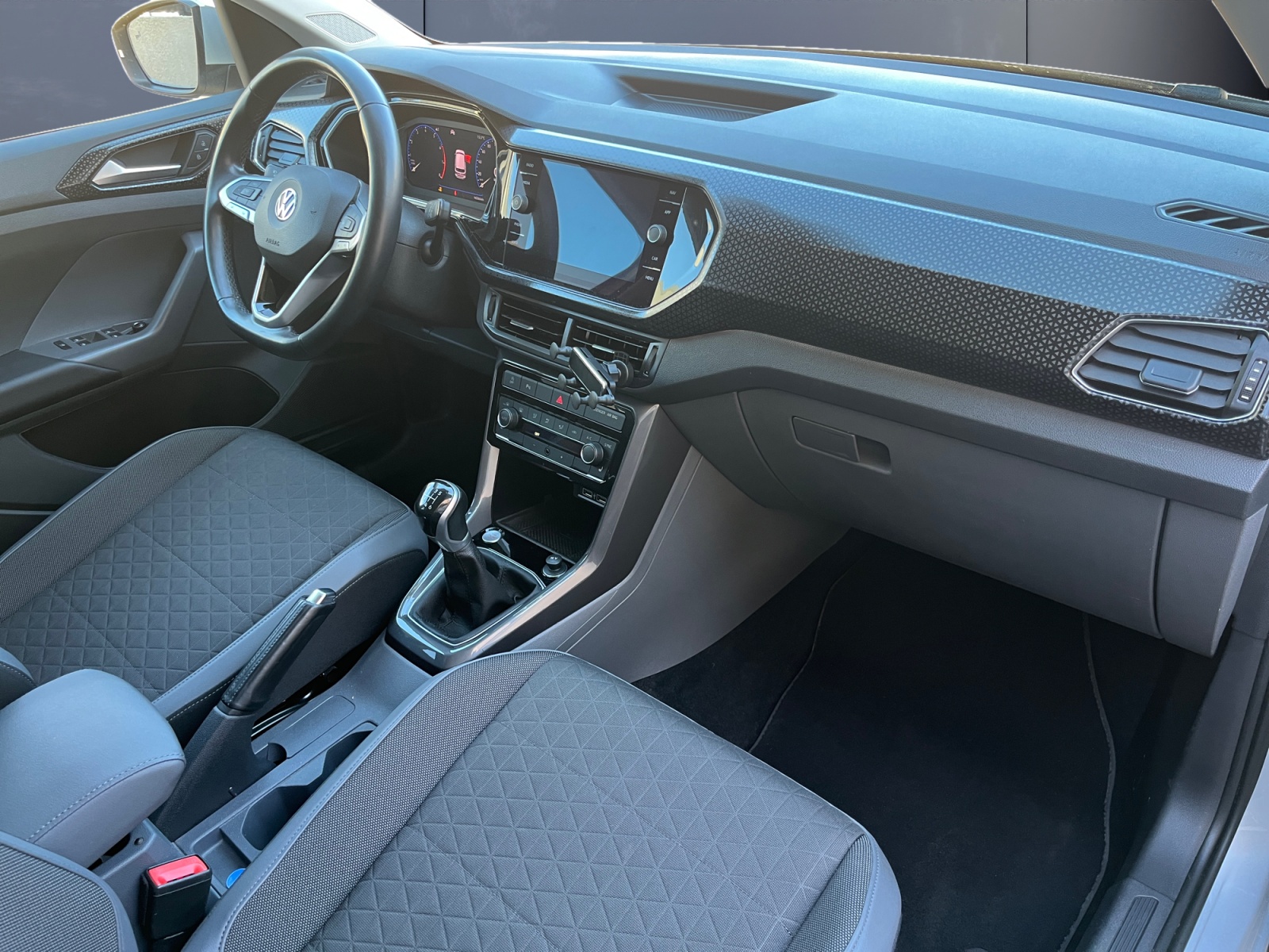 Volkswagen T-Cross 12