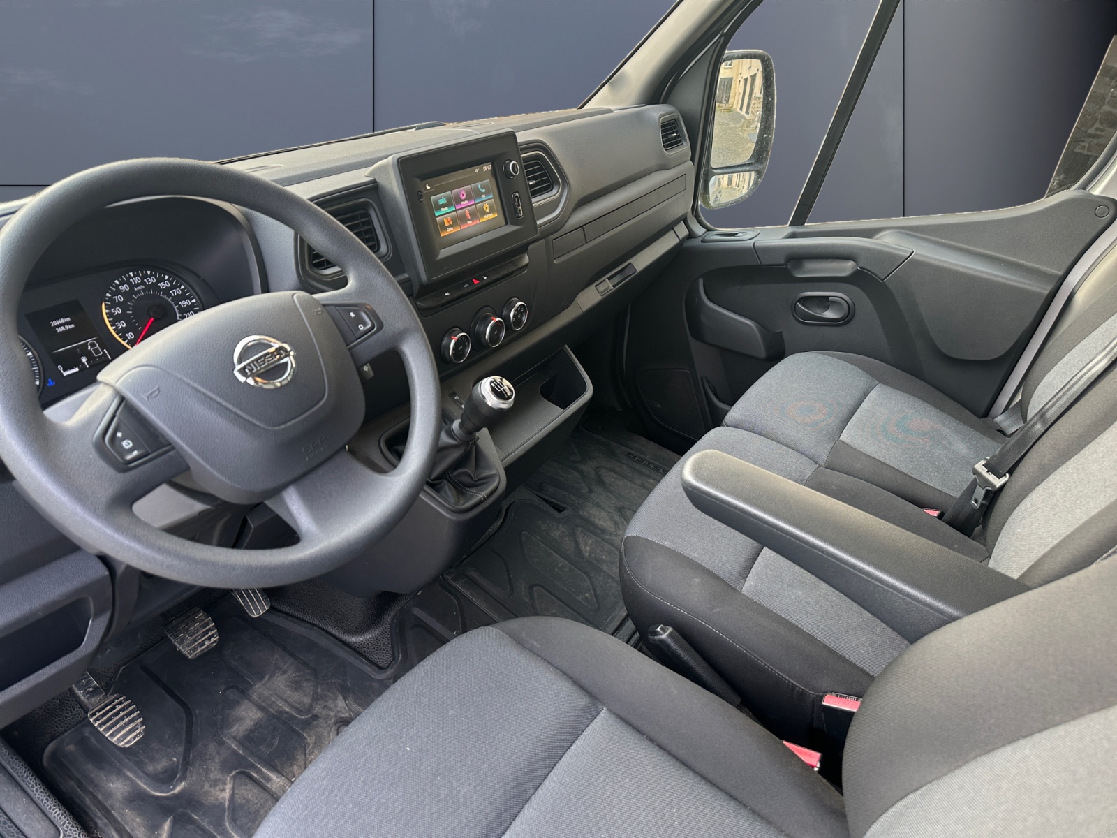Nissan Nv400 Vu 8