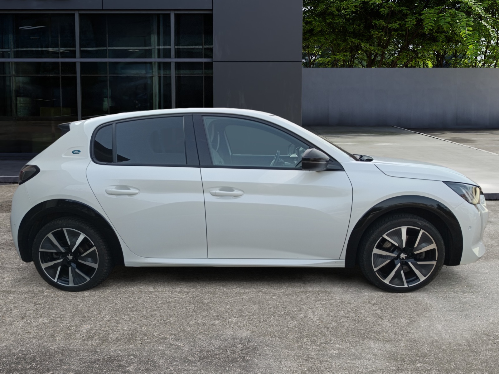Peugeot E-208 5