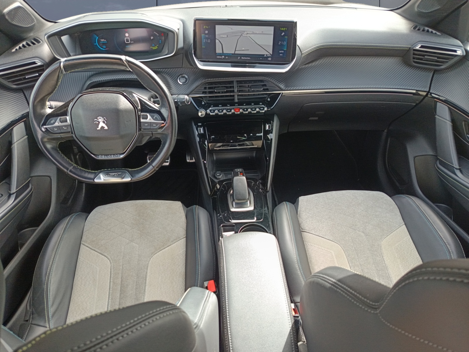 Peugeot E-208 14