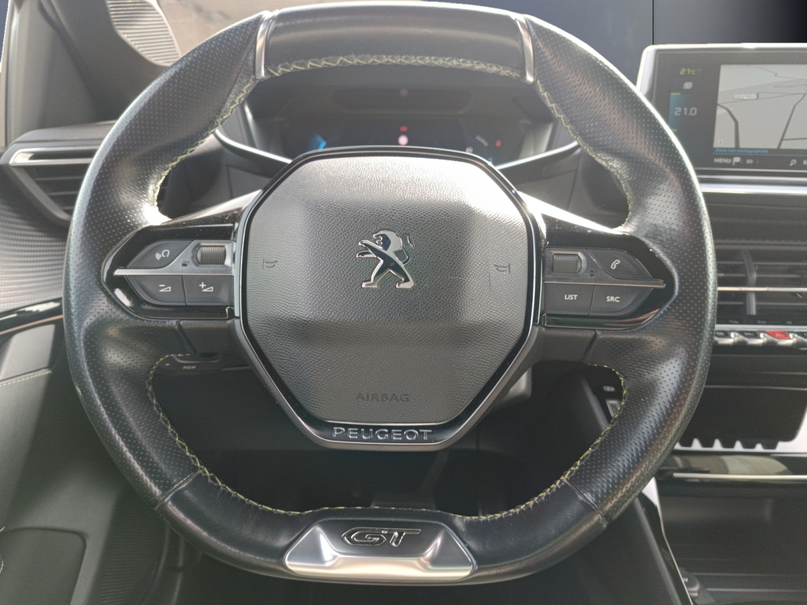 Peugeot E-208 15