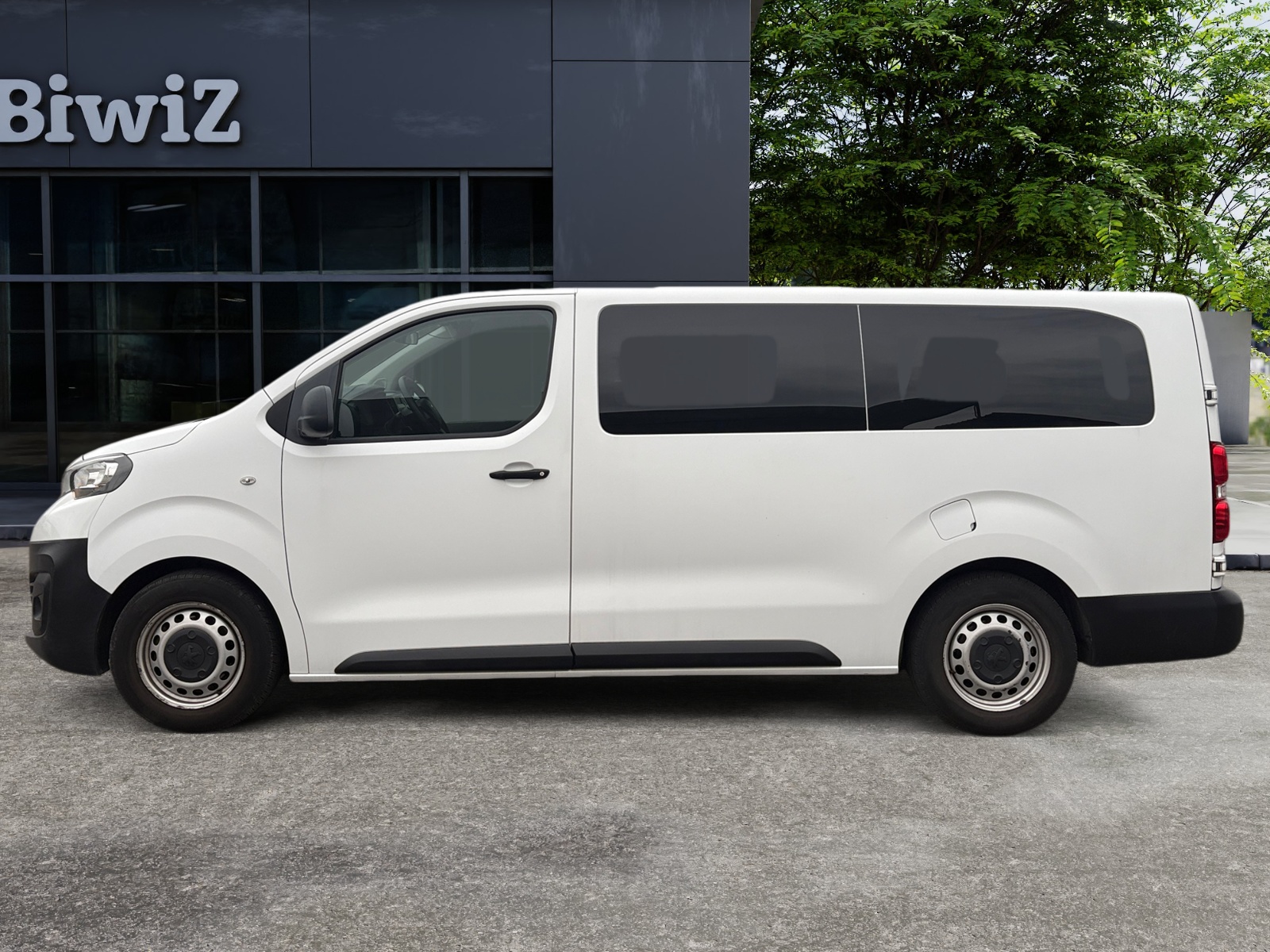 Peugeot Traveller 1