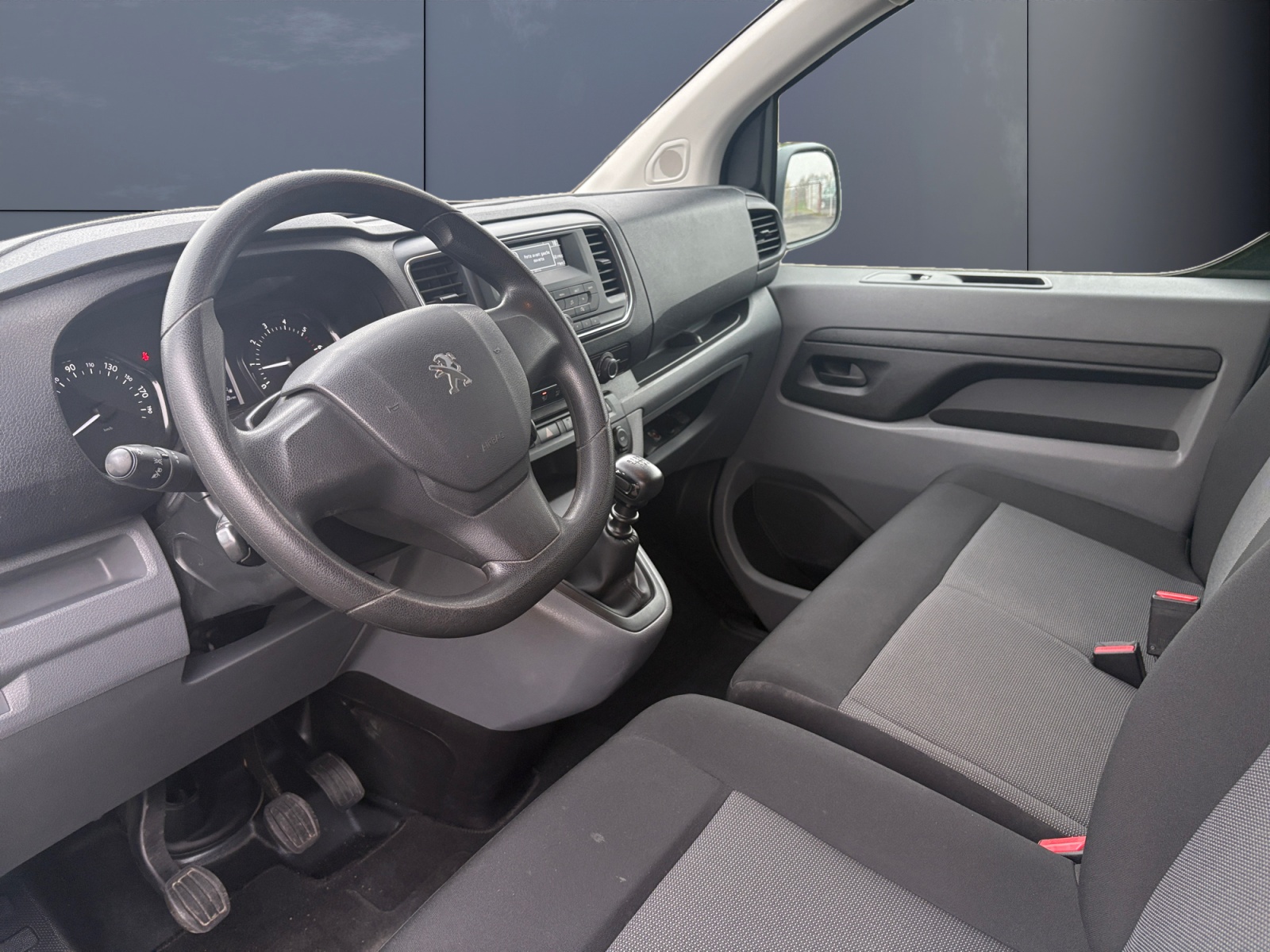 Peugeot Traveller 8