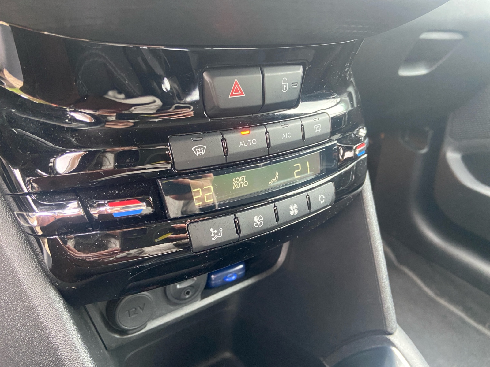 Peugeot 208 17