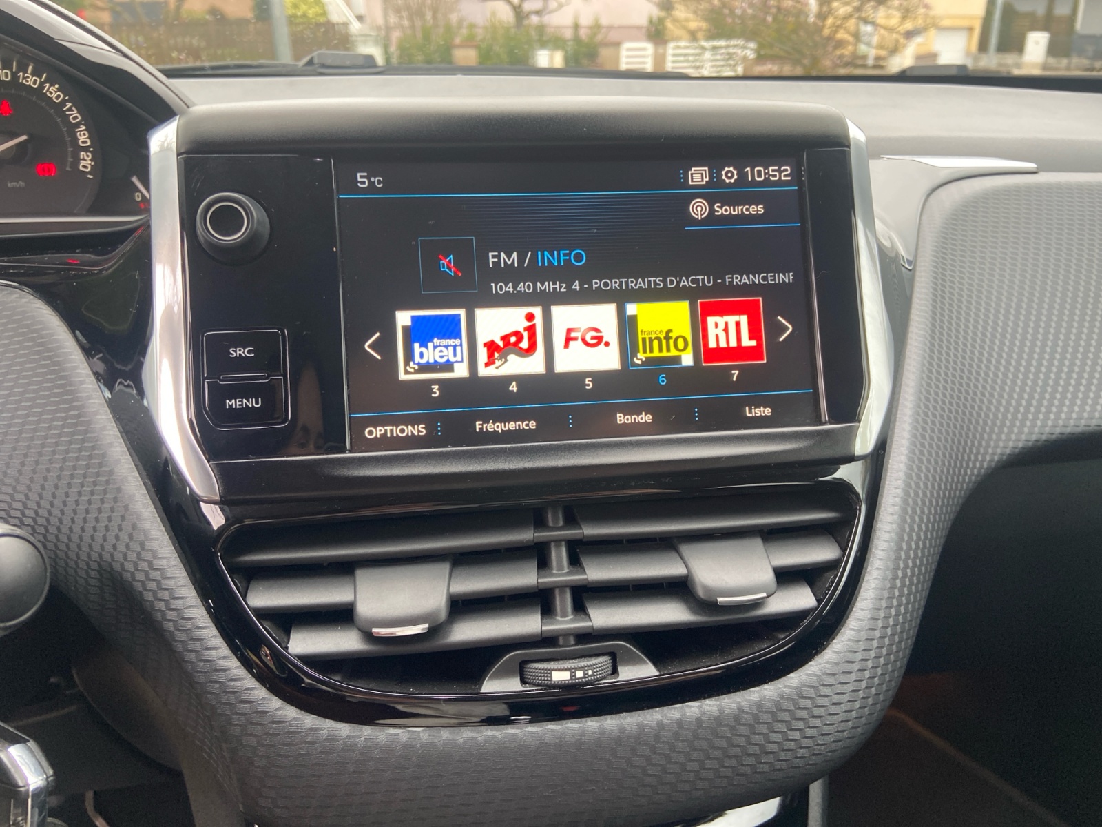 Peugeot 208 18