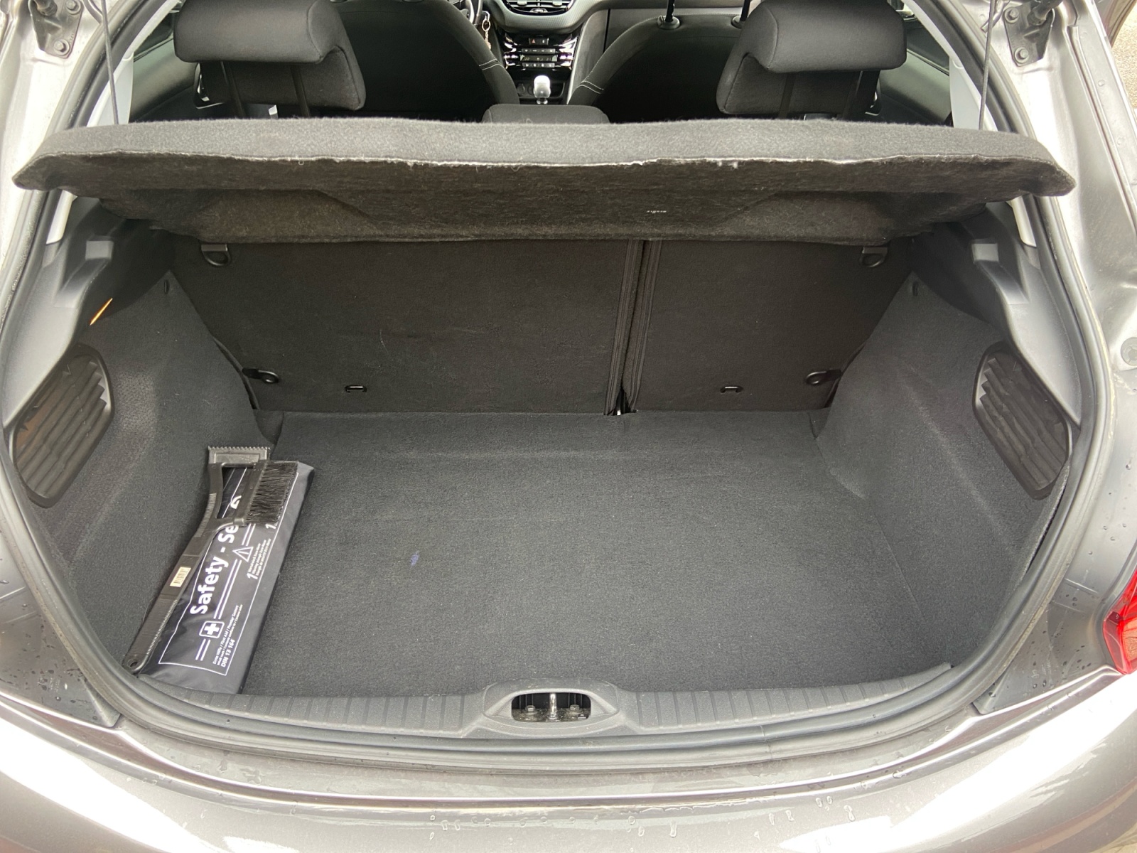 Peugeot 208 26