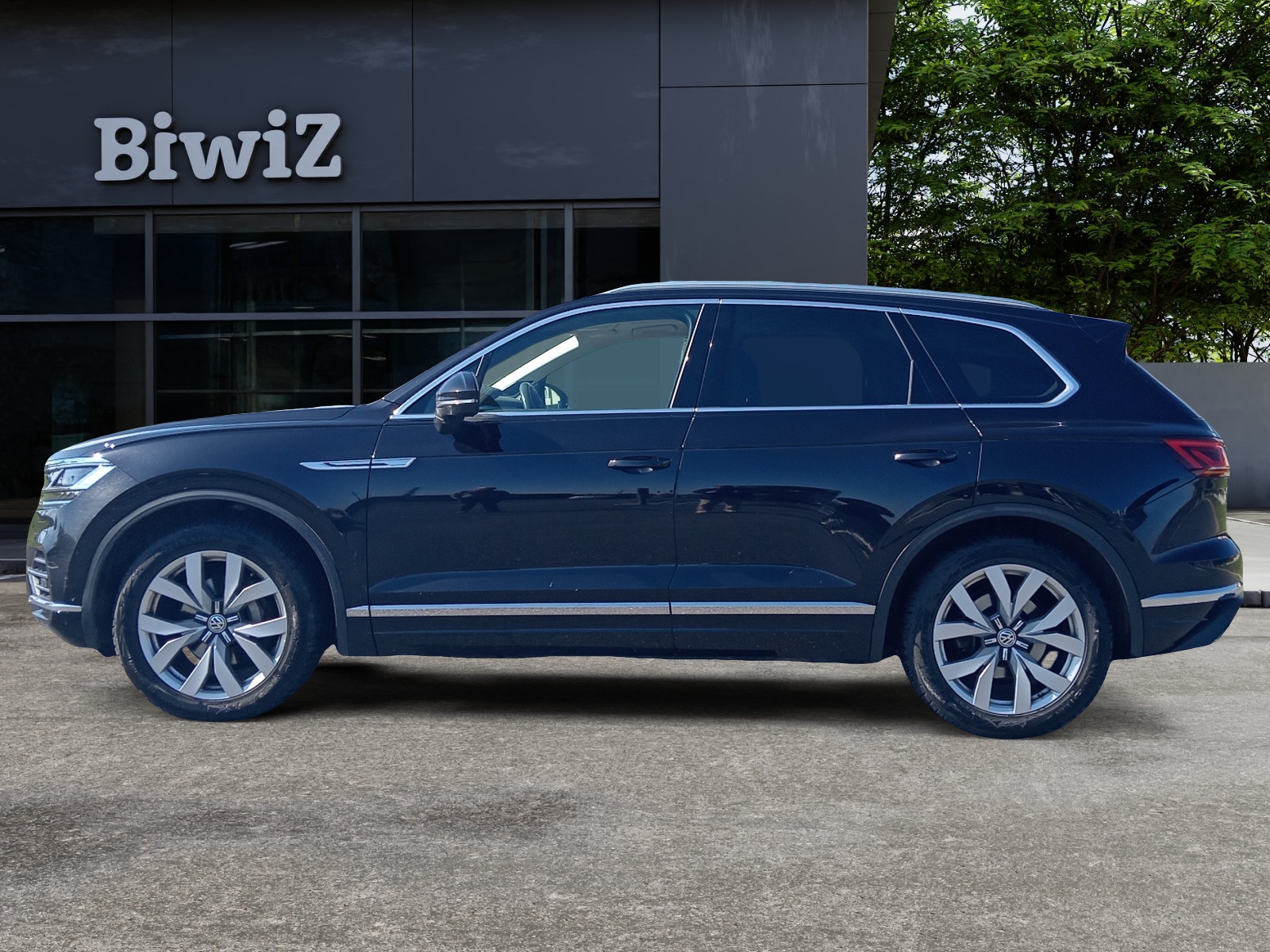 Volkswagen Touareg 1