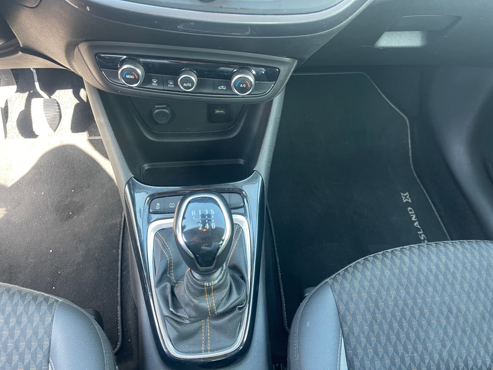 Opel Crossland X 18