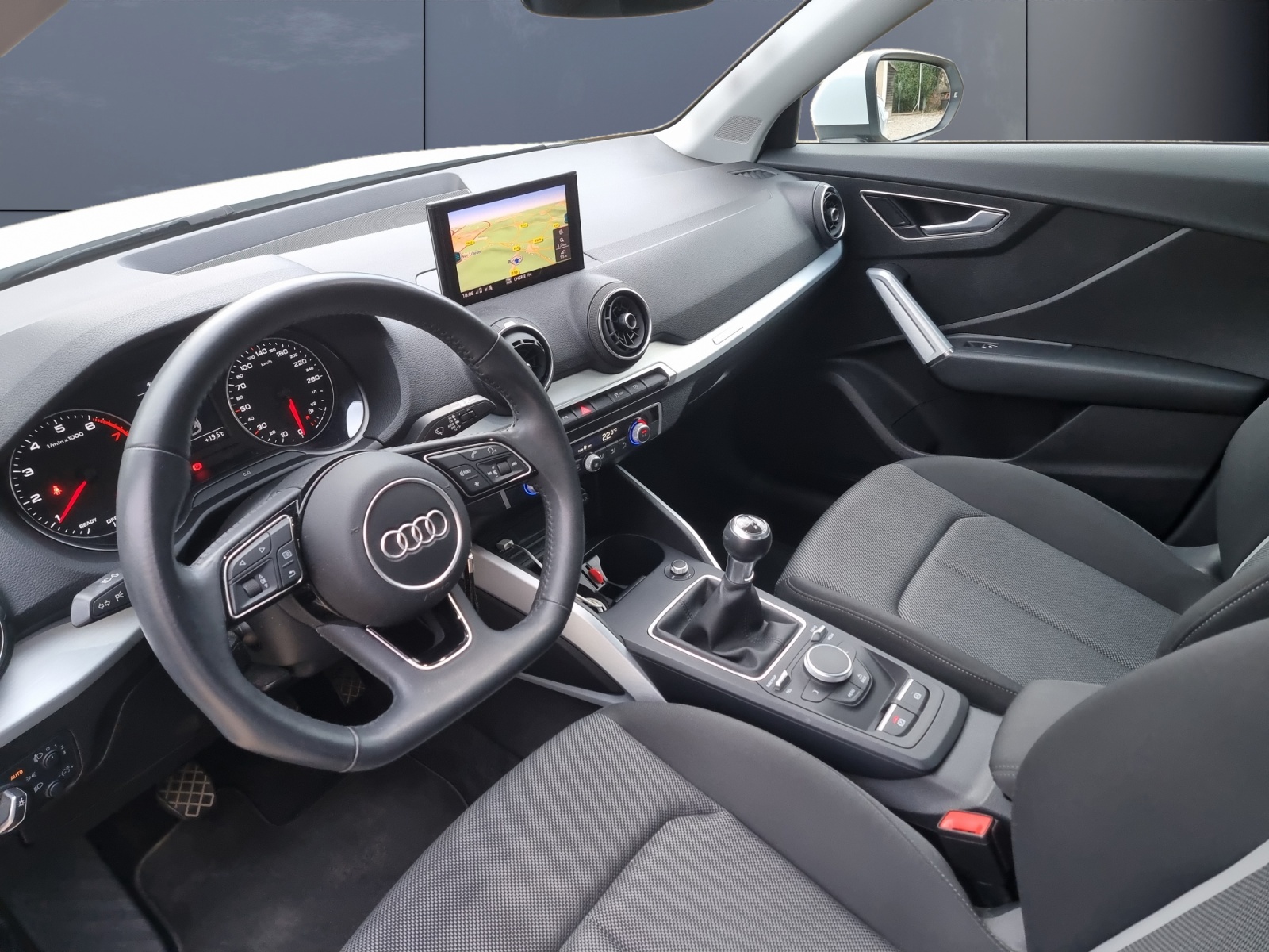 Audi Q2 8