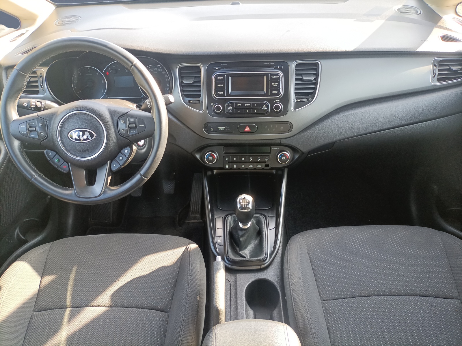 Kia Carens 14