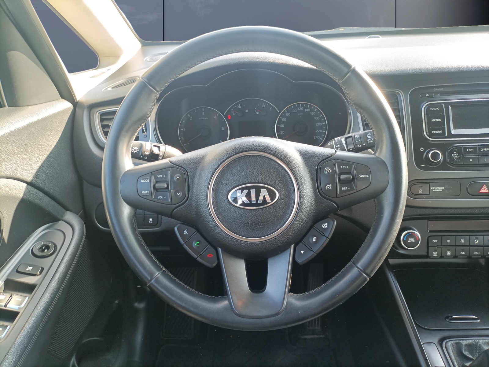 Kia Carens 15
