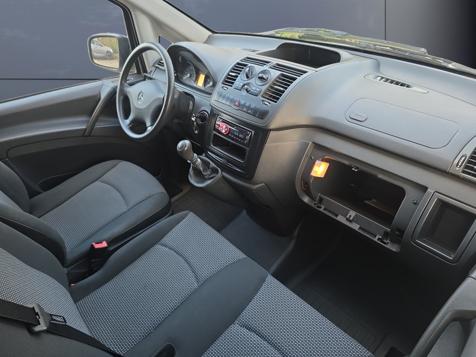 Mercedes-Benz Vito Vu 12