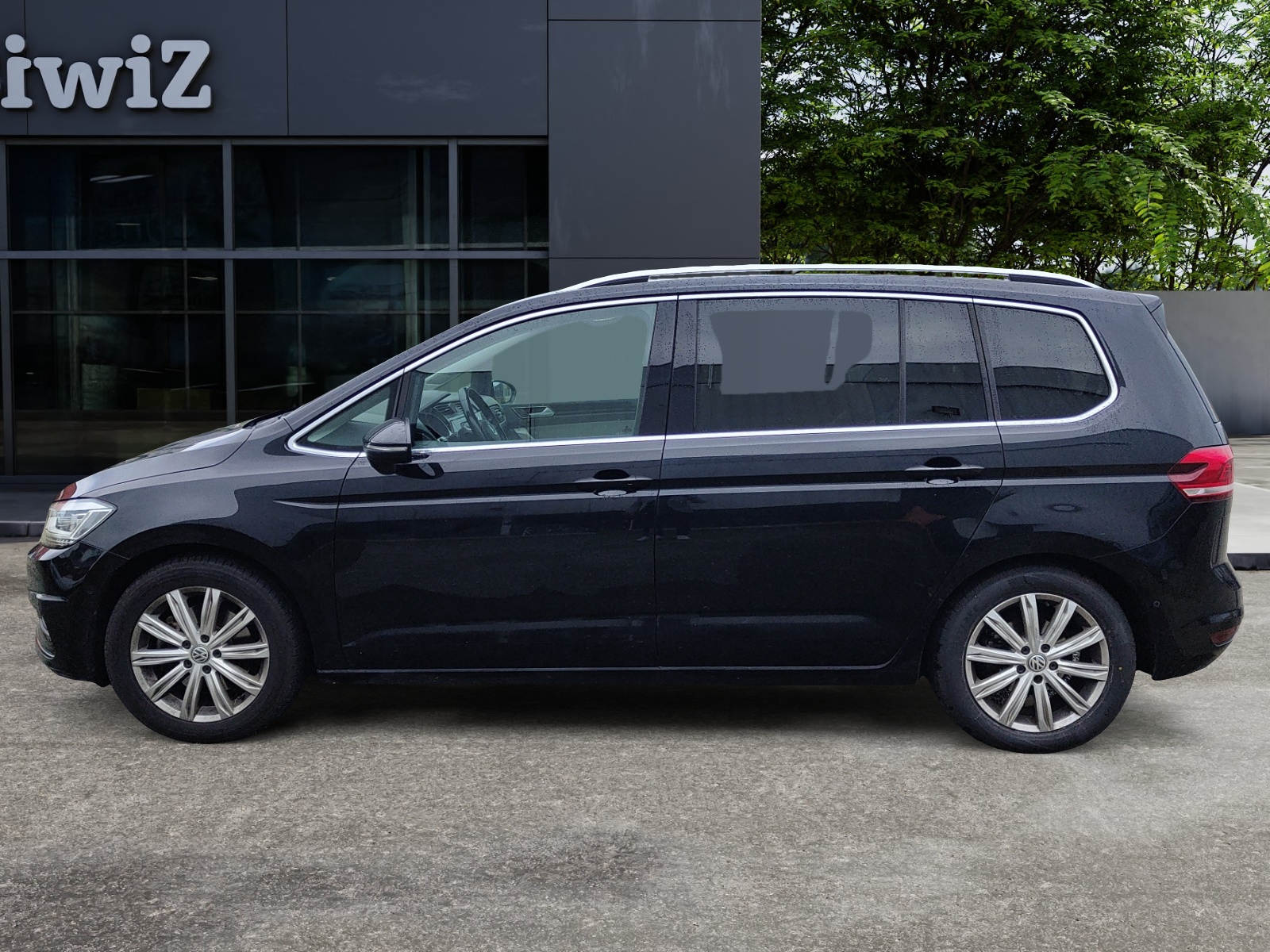 Volkswagen Touran 1