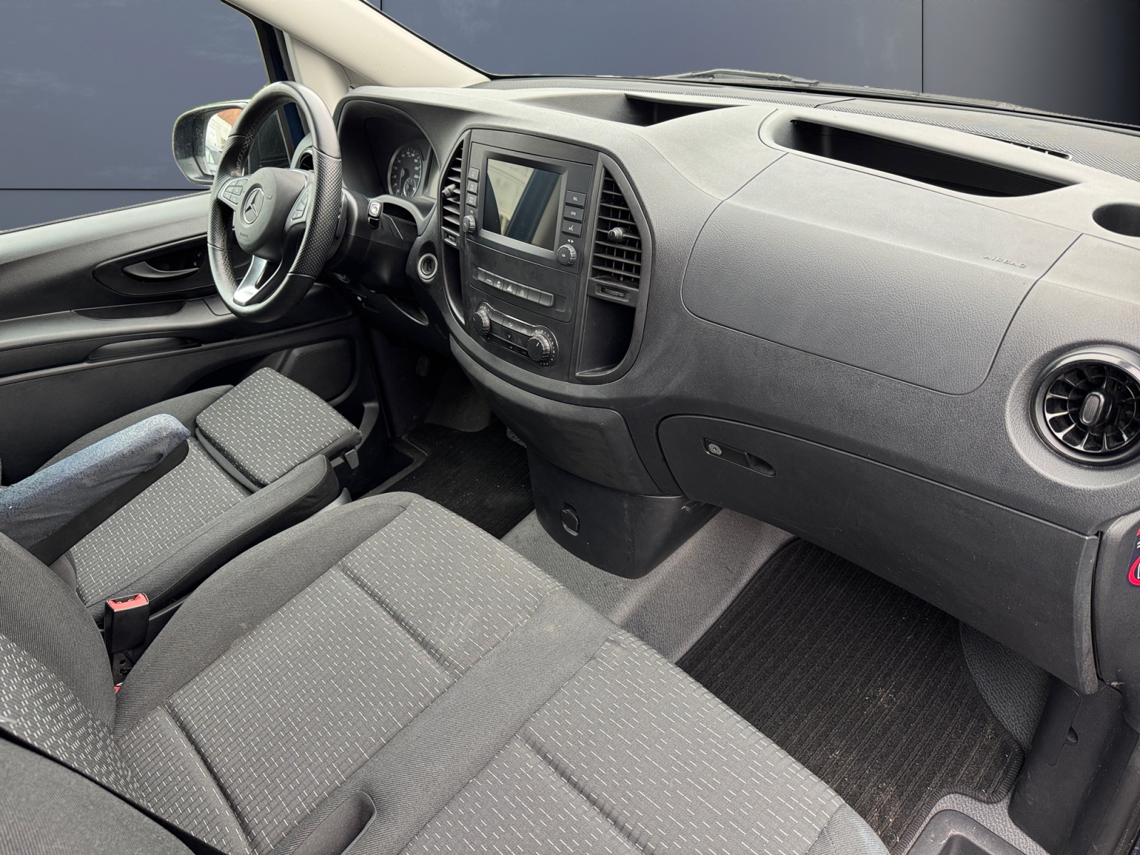 Mercedes-Benz Vito Vu 12