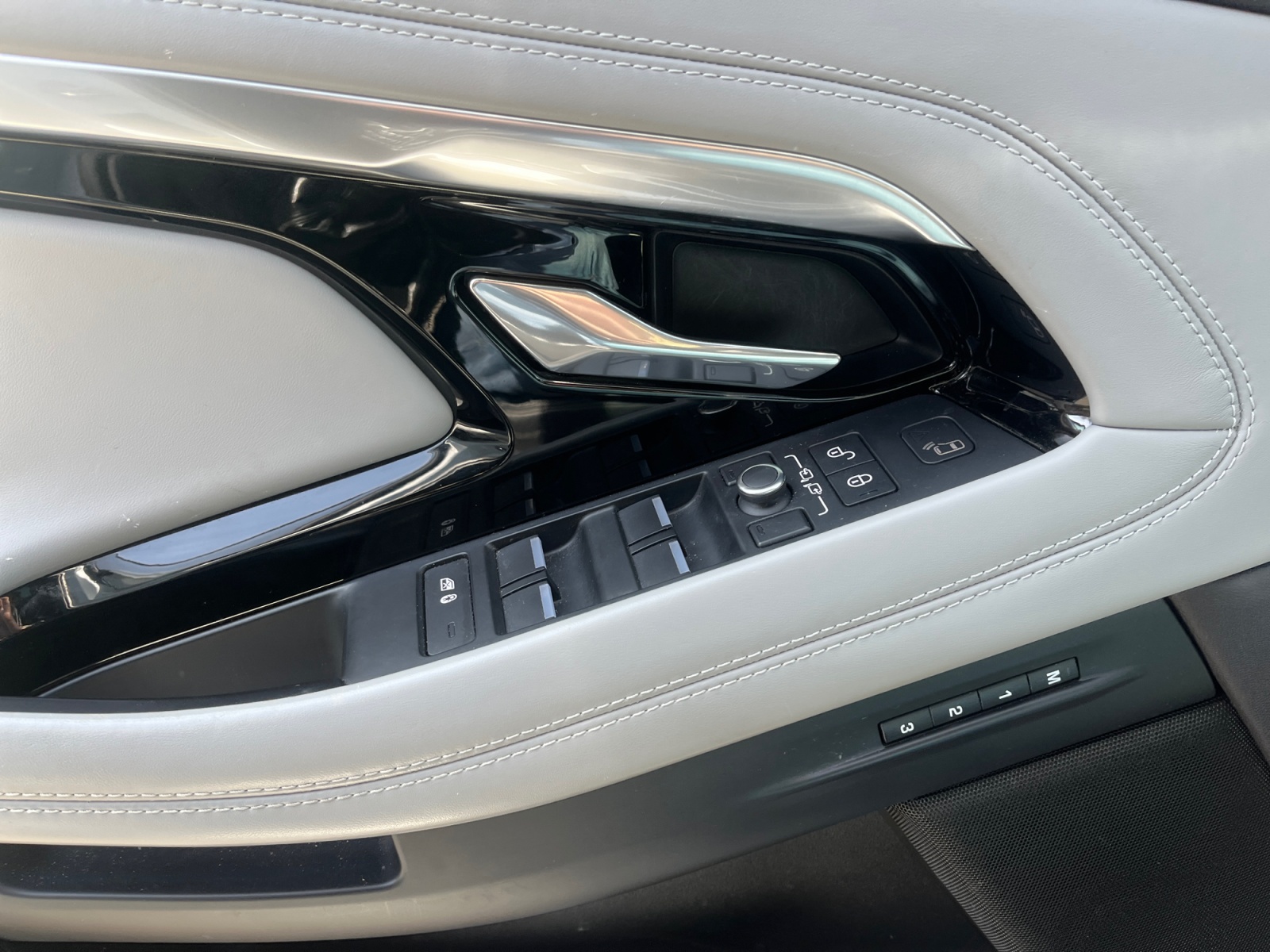 Land Rover Range Rover Evoque 21