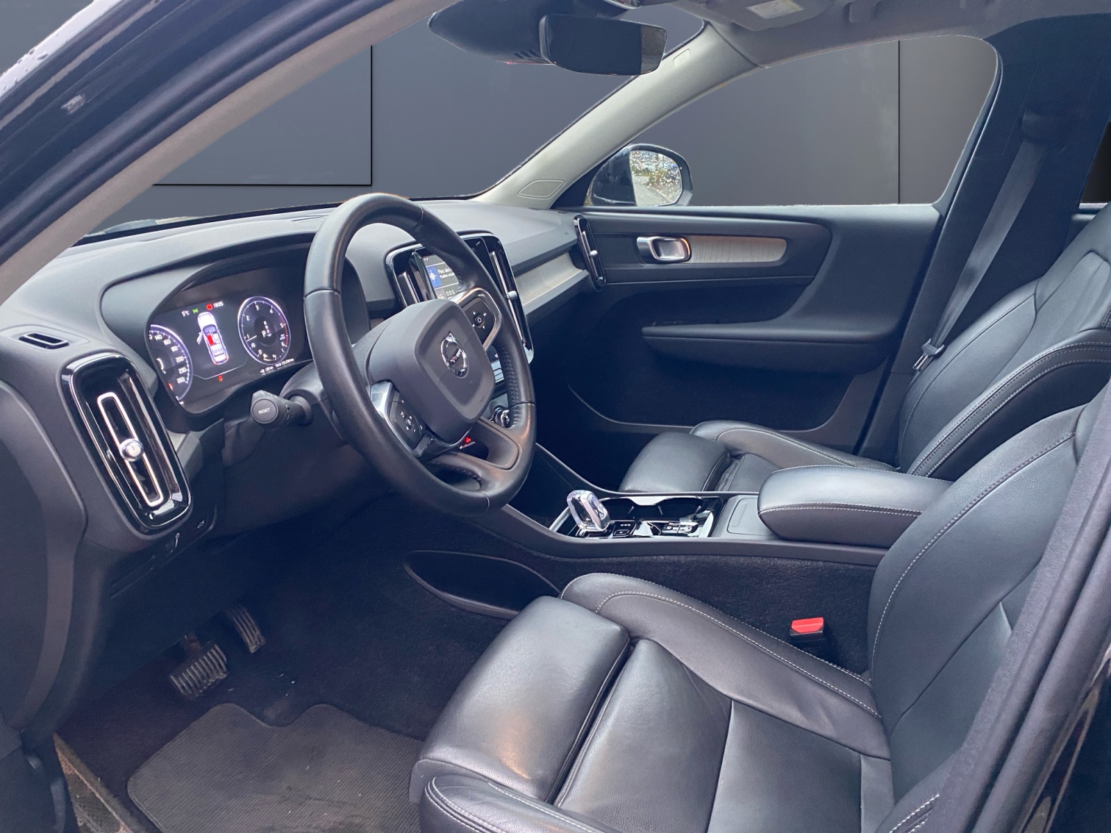 Volvo Xc40 8