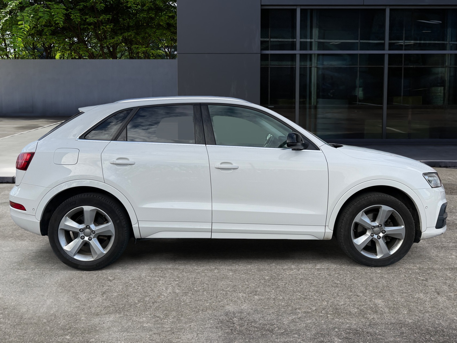 Audi Q3 5