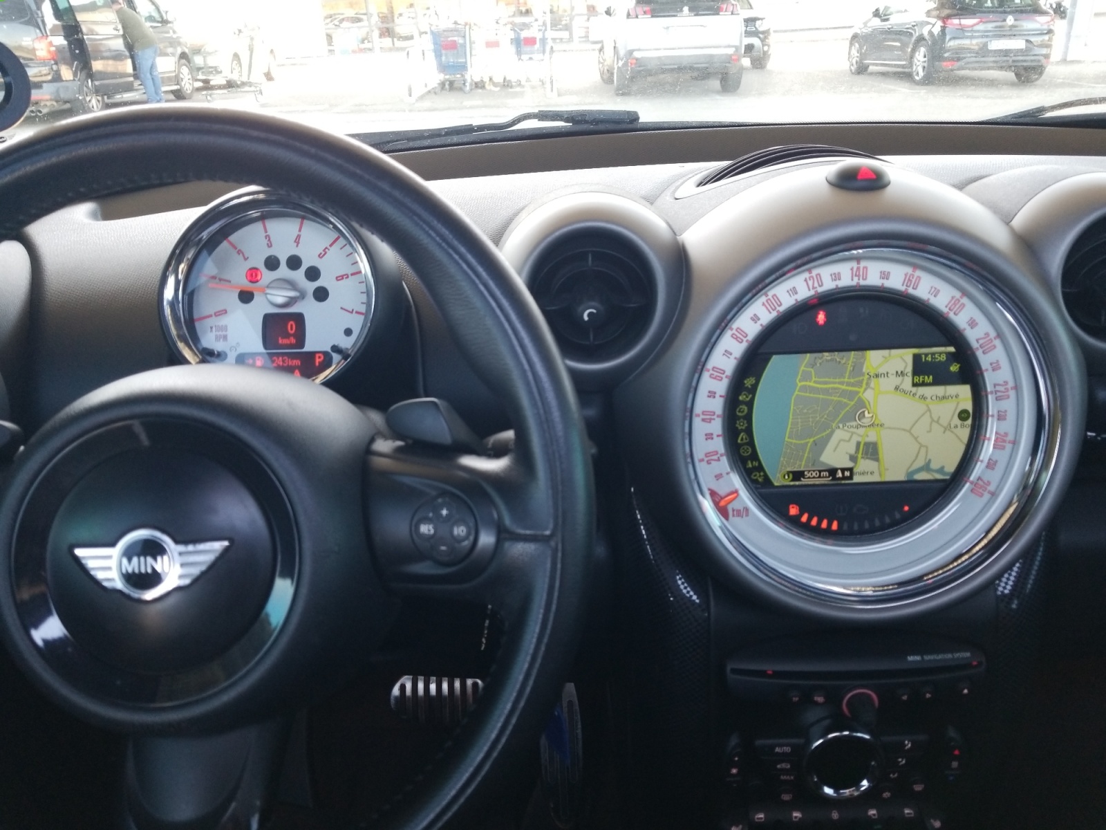Mini Countryman 16