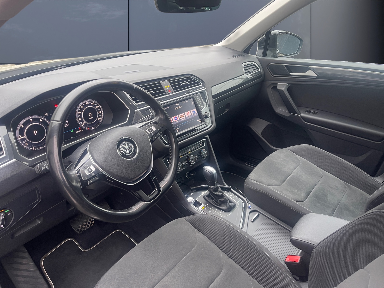 Volkswagen Tiguan 8